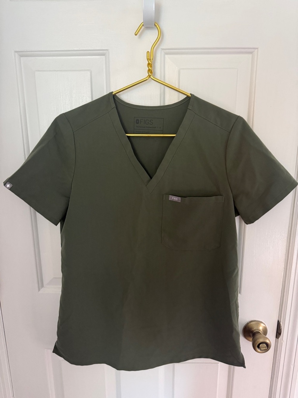 FIGS Women’s Olive V-Neck Scrub Top
